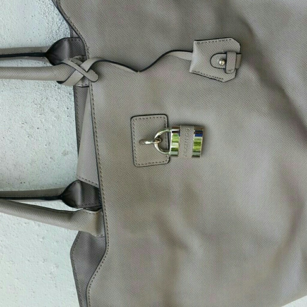 London fog handbag for women.